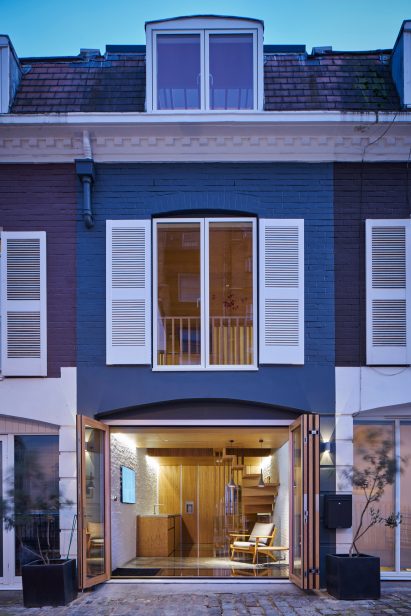 modern-mews-phil-coffey-architecture-residential-renovation-london_dezeen_2364_col_16