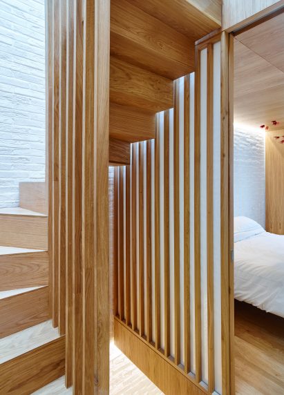 modern-mews-phil-coffey-architecture-residential-renovation-london_dezeen_2364_col_9
