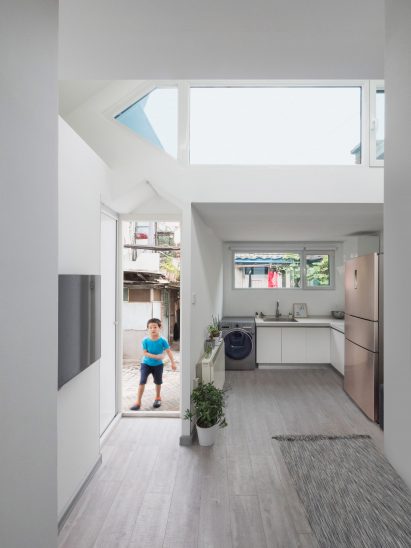 Mrs Fan's Plugin House by People's Architecture Office