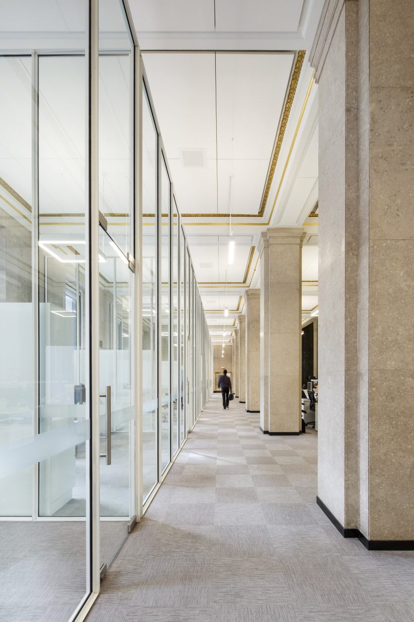 National Bank of Canada trading floor by Architecture49