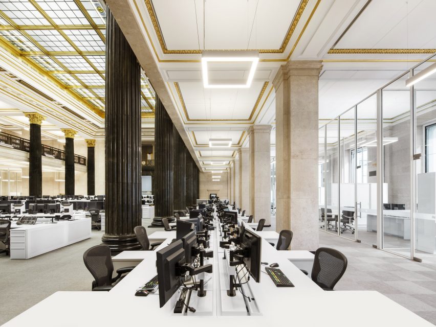 National Bank of Canada trading floor by Architecture49