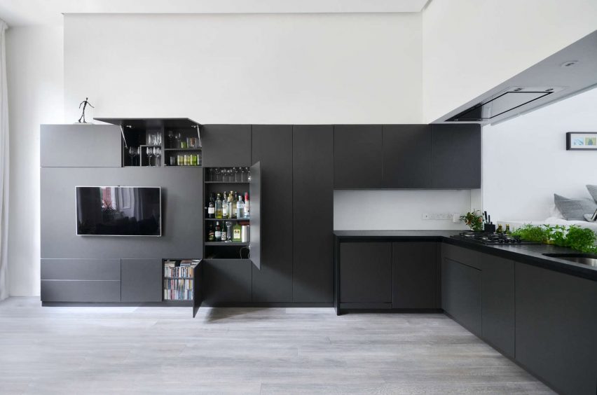 Nevern Square Apartment by Daniele Petteno Architecture Workshop