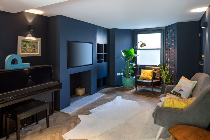 Renovated house in Stoke Newington by Freehaus