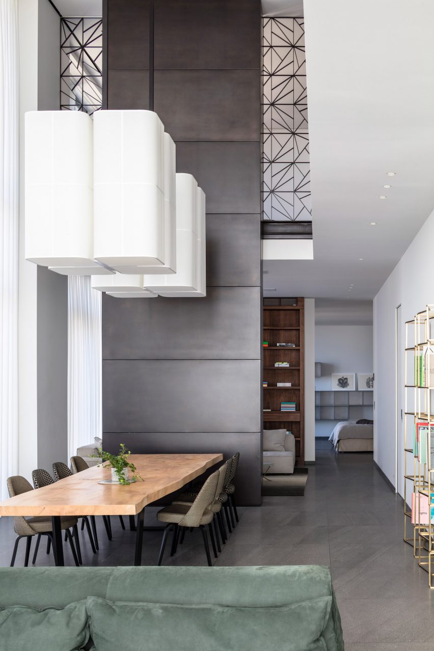 P Duplex by Pitsou Kedem
