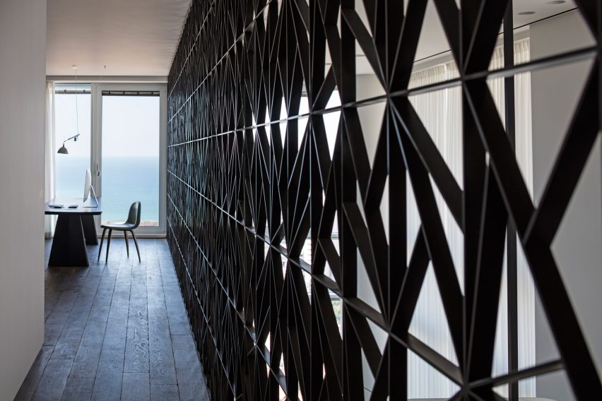 P Duplex by Pitsou Kedem