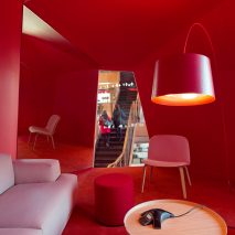 Clive Wilkinson creates cubicle-free Manhattan office with cosy nooks and communal tables