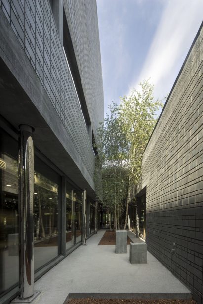 Sportscentre in Rotterdam by Koen van Velsen architects architecture netherlands