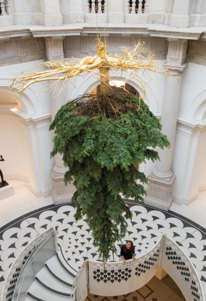 tate-christmas-tree-design-museum-christmas_dezeen_2364_col_0