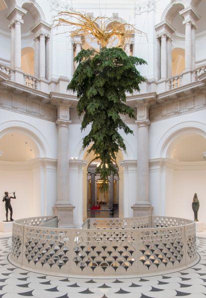 tate-christmas-tree-design-museum-christmas_dezeen_2364_col_1