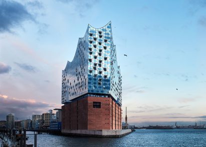 Elbphilharmonie by Herzog & de Meuron
