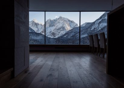 Vacation home in Kranjska Gora by Jernej Prijon and Vid Razinger