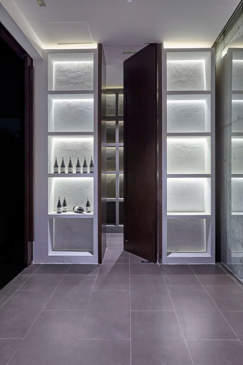 Valdemonjas winery in Spain by Agag + Paredes