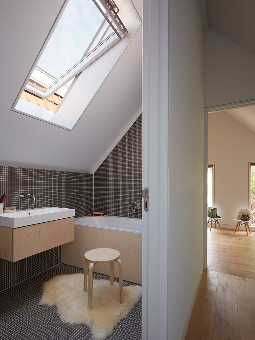 Wenslauer House by 31/44