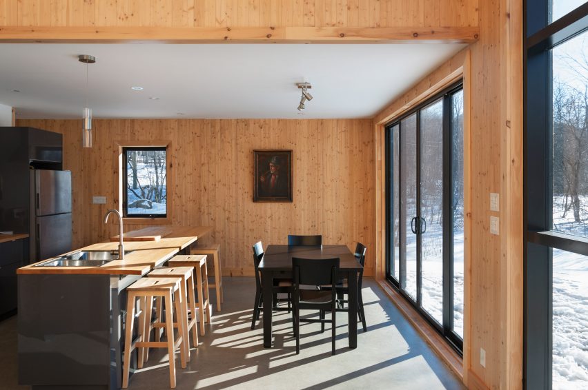 Wood Duck by Atelier L'Abri architecture residential