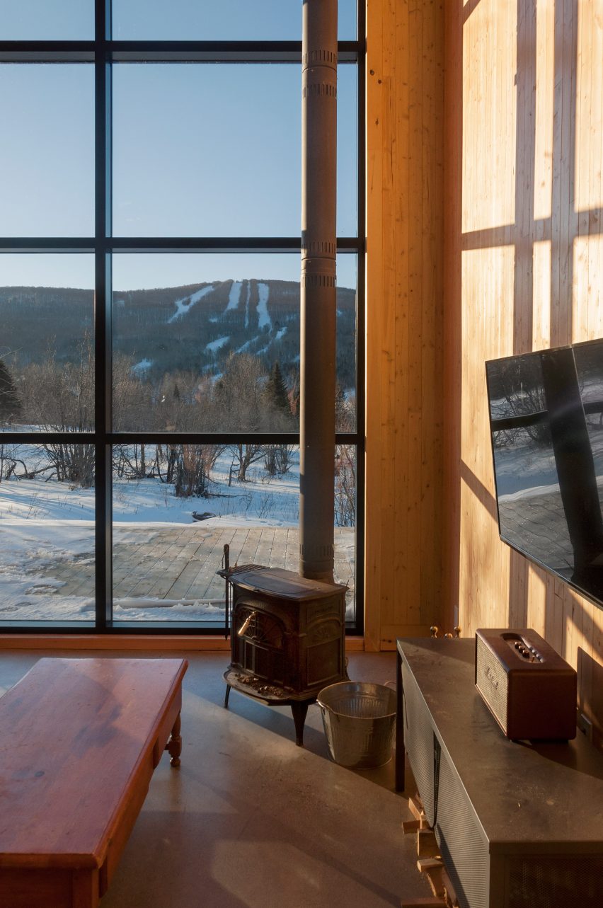 Wood Duck by Atelier L'Abri architecture residential