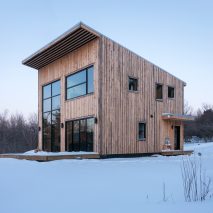 Wood Duck by Atelier L'Abri architecture residential