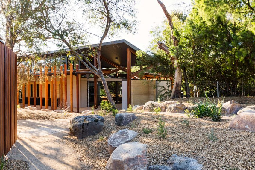 Architizer: Woodleigh School - Homestead Project by Law Architects