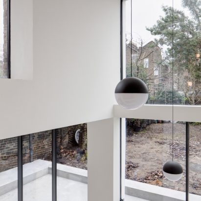 canonbury-townhouse-london-apa-monochrome-pinterest_dezeen_1704_col_1