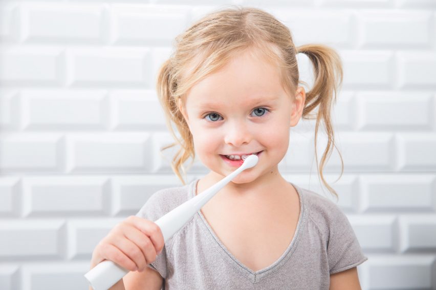 CES: Ara toothbrush by Kolibree