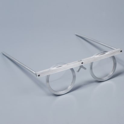 asaf-weinbroom-design-overview-eyewear-exhibition-design-museum-holon_dezeen_sq