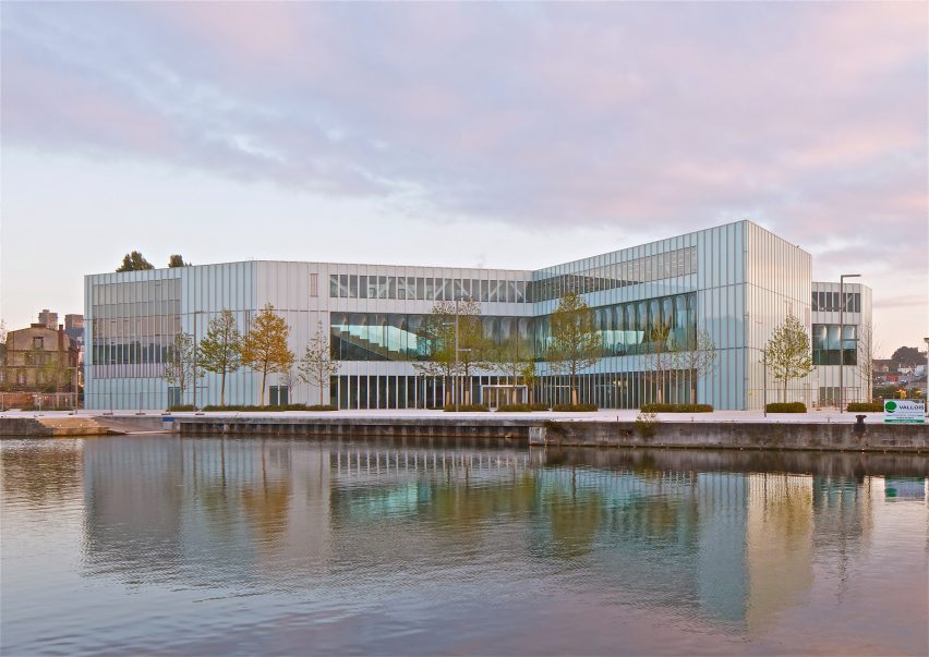 Bibliothèque Alexis de Tocqueville by OMA and Barcode