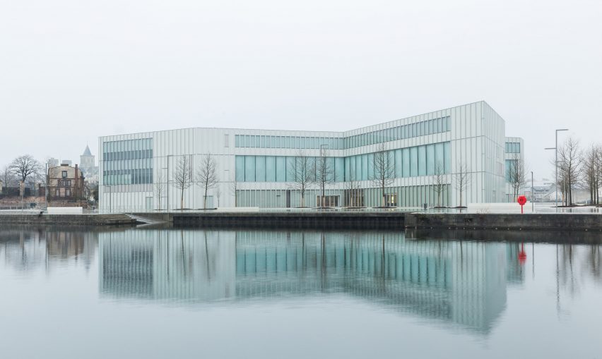 Bibliothèque Alexis de Tocqueville by OMA and Barcode