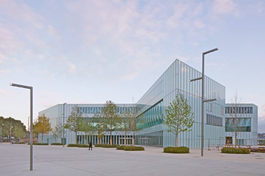 Bibliothèque Alexis de Tocqueville by OMA and Barcode