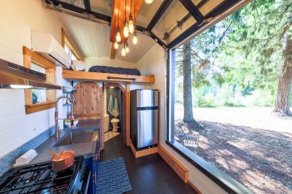 cabin-with-climbing-wall-tiny-heirloom-architecture-residential_dezeen_2364_col_8