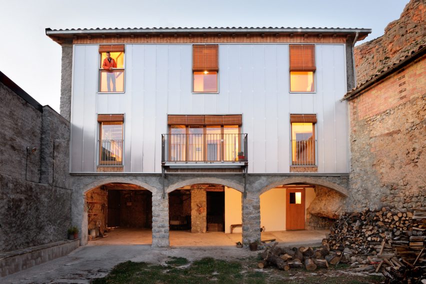 Casa Policarbonat by Bunyesc Arquitectes