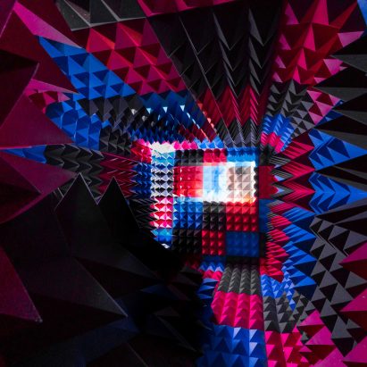 Scott Whitby Studio transforms shipping container into “caution cinema”
