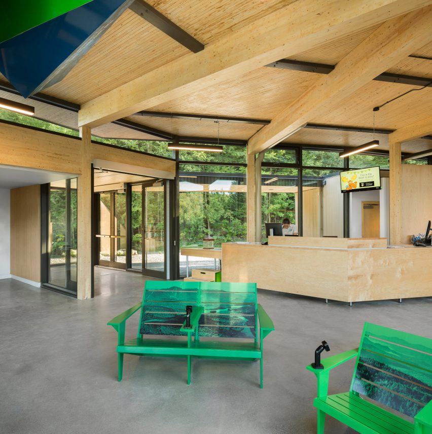 Centre de Services le Bonnalie by Anne Carrier Architecture