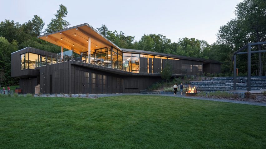 Centre de Services le Bonnalie by Anne Carrier Architecture
