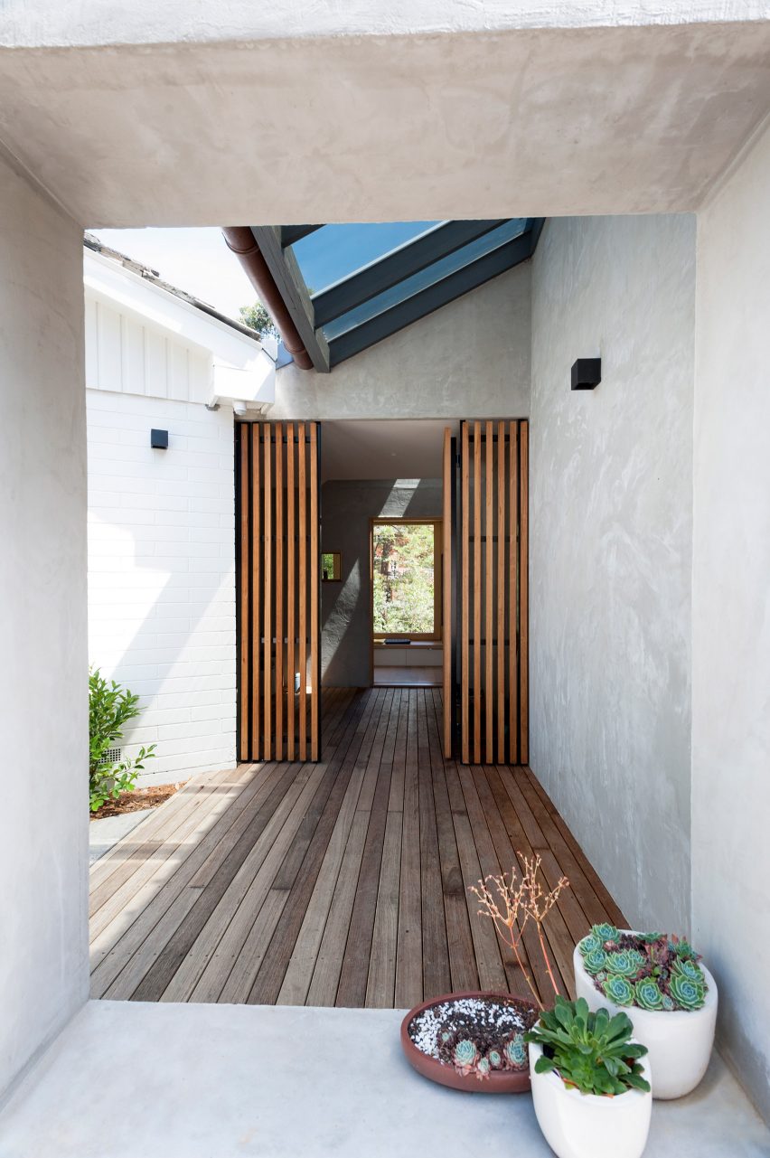 Doncaster House by Inbetween Architecture