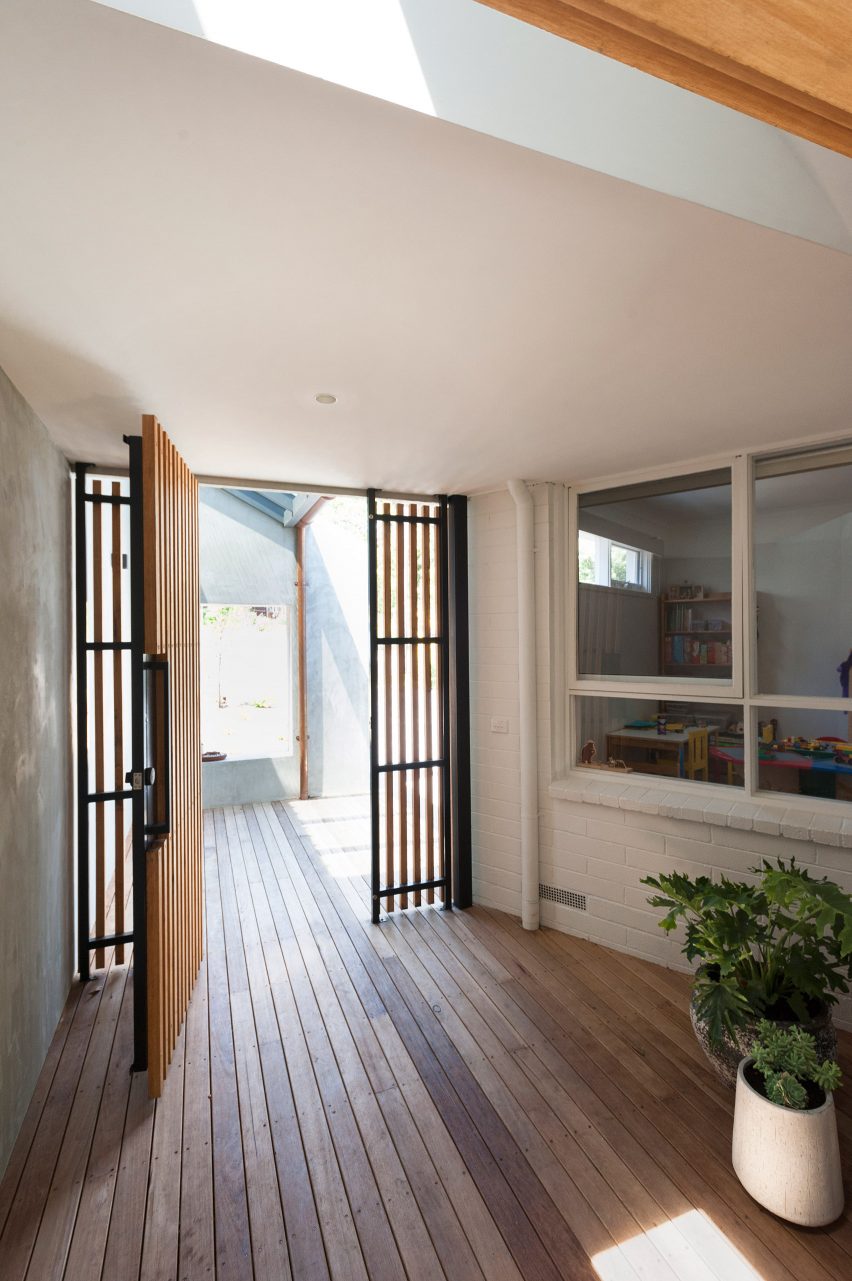 Doncaster House by Inbetween Architecture