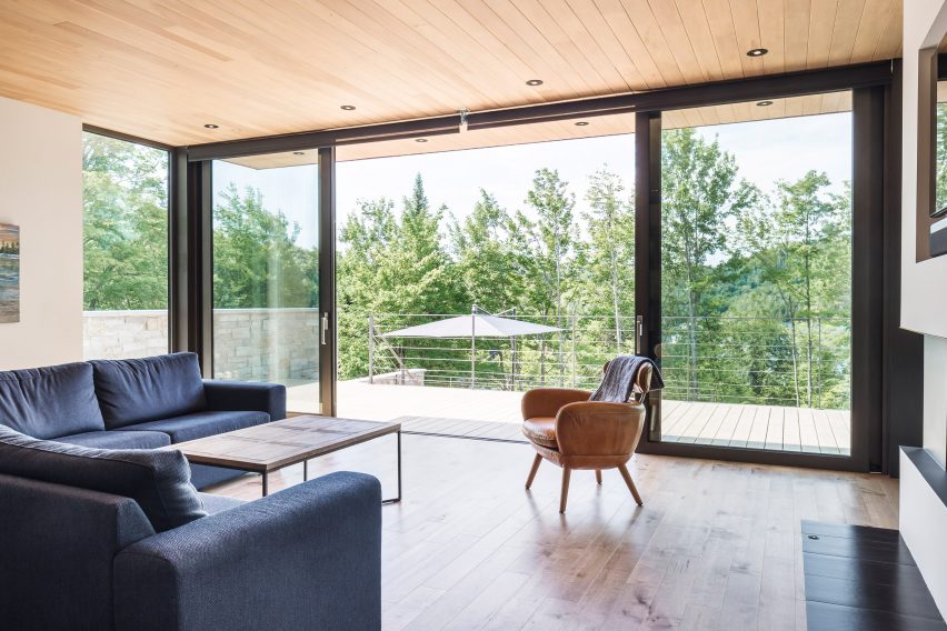Estrade Residence by MU Architecture