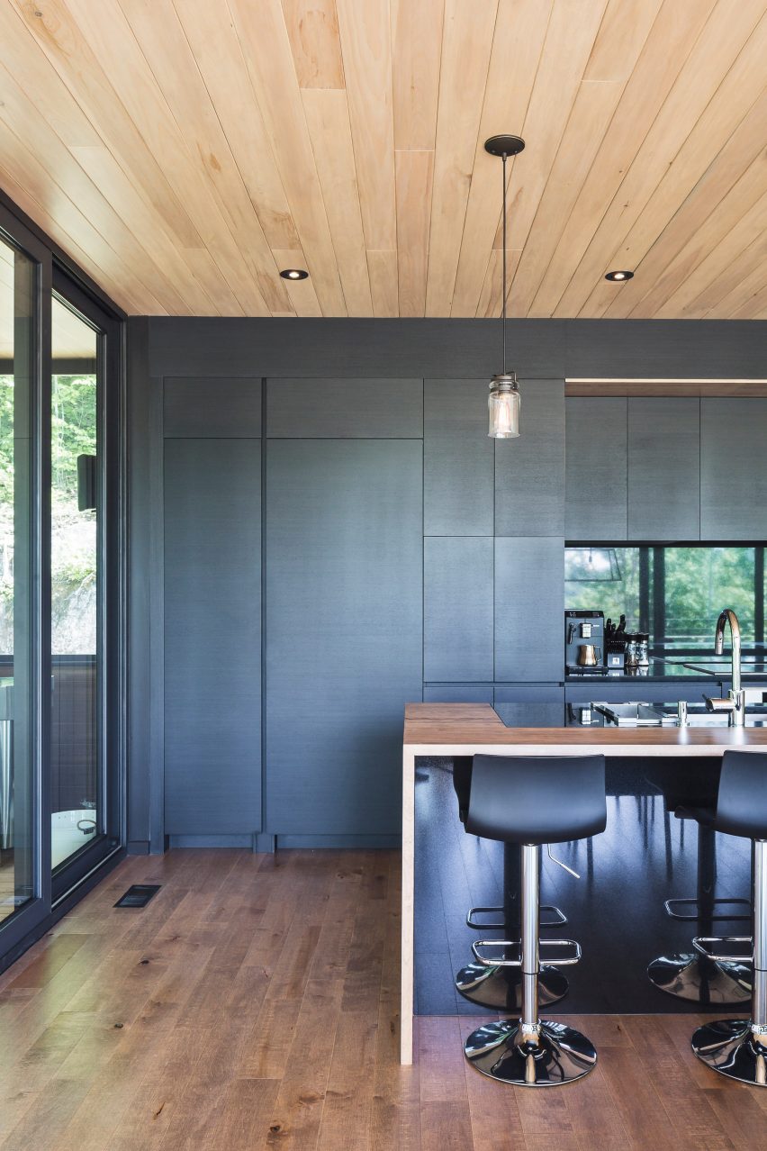 Estrade Residence by MU Architecture