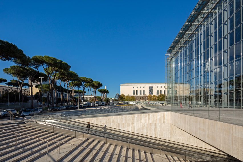 EUR-congress center in Rome by Fuksas