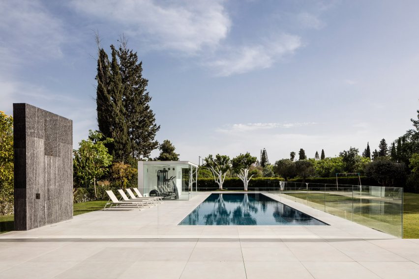 F House by Pitsou Kedem