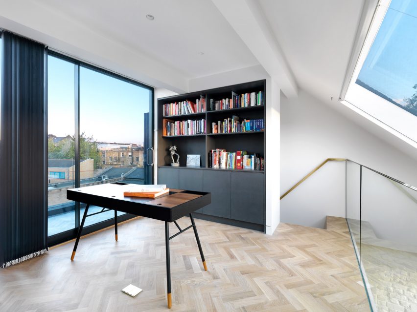 Fissure House by Threefold Architects