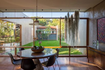 House 28 in Brasilia by Equipe Lamas
