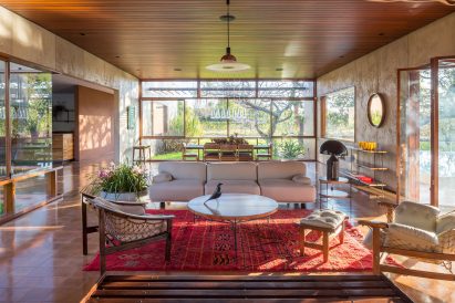 House 28 in Brasilia by Equipe Lamas