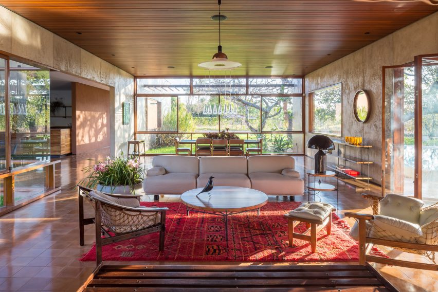 House 28 in Brasilia by Equipe Lamas