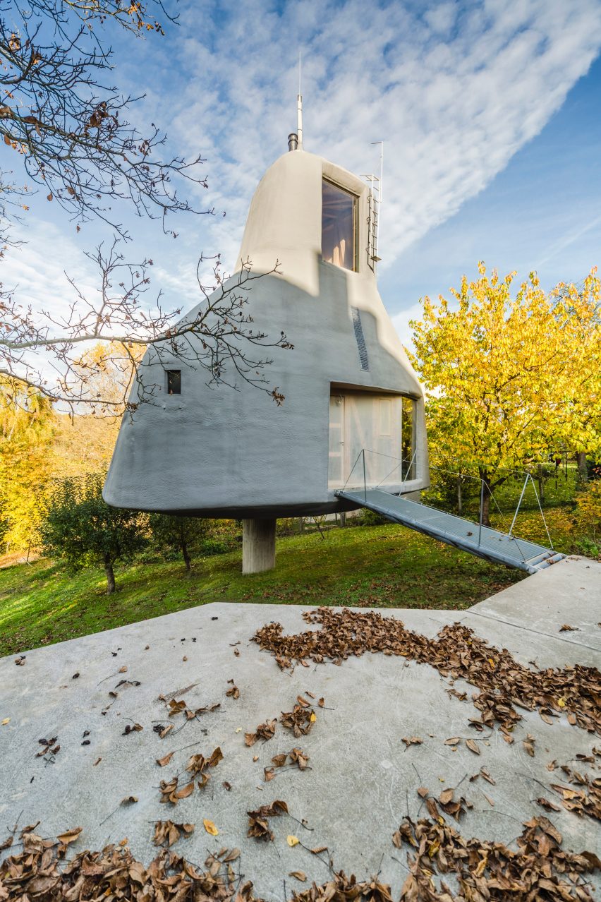 House in the Orchard by Šepka Architekti