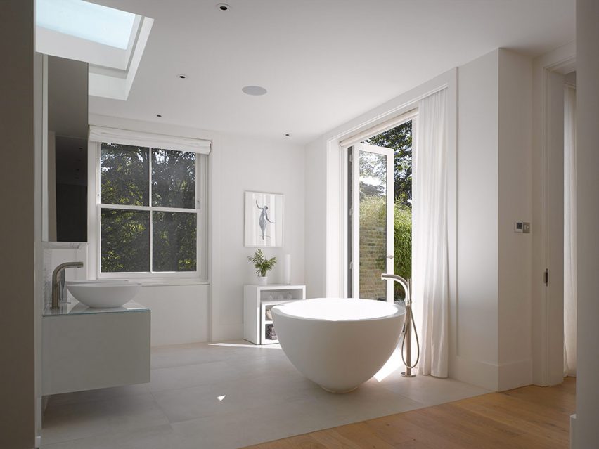 House in Notting Hill Gate by Theis + Khan