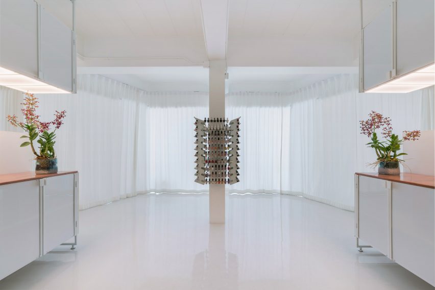 Infinity spa by Space Popular