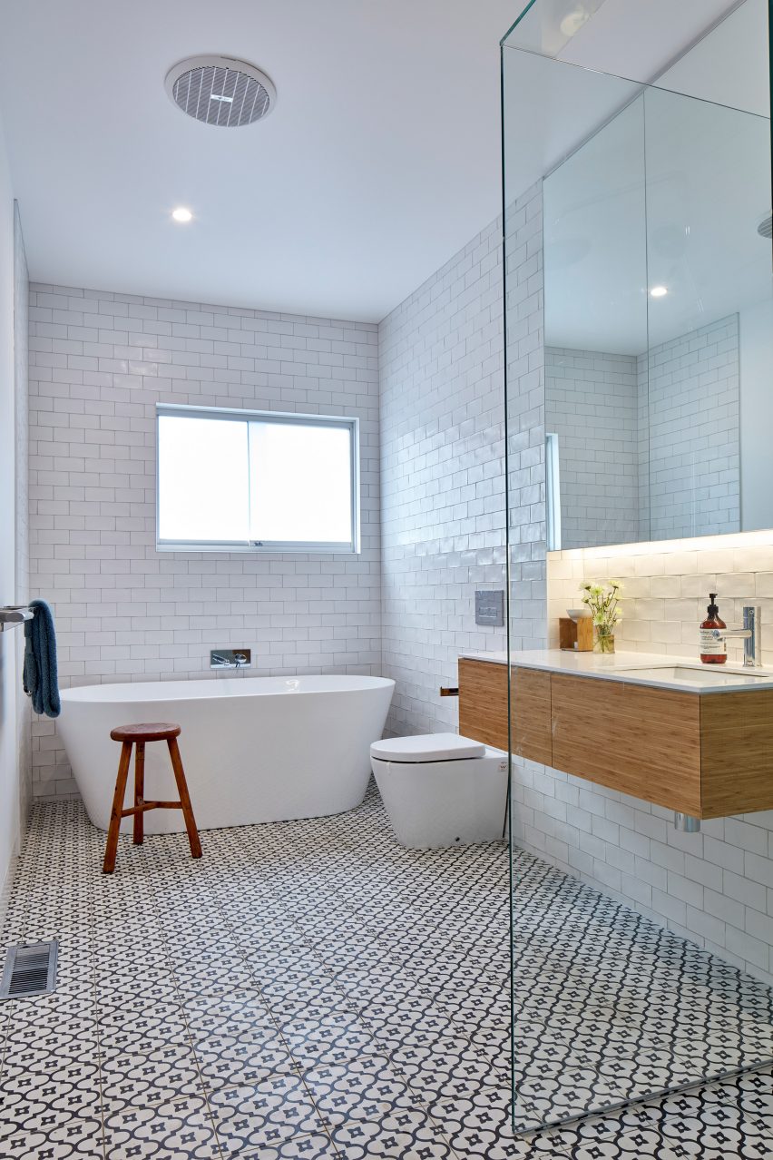 Lean to House by Warc Studio