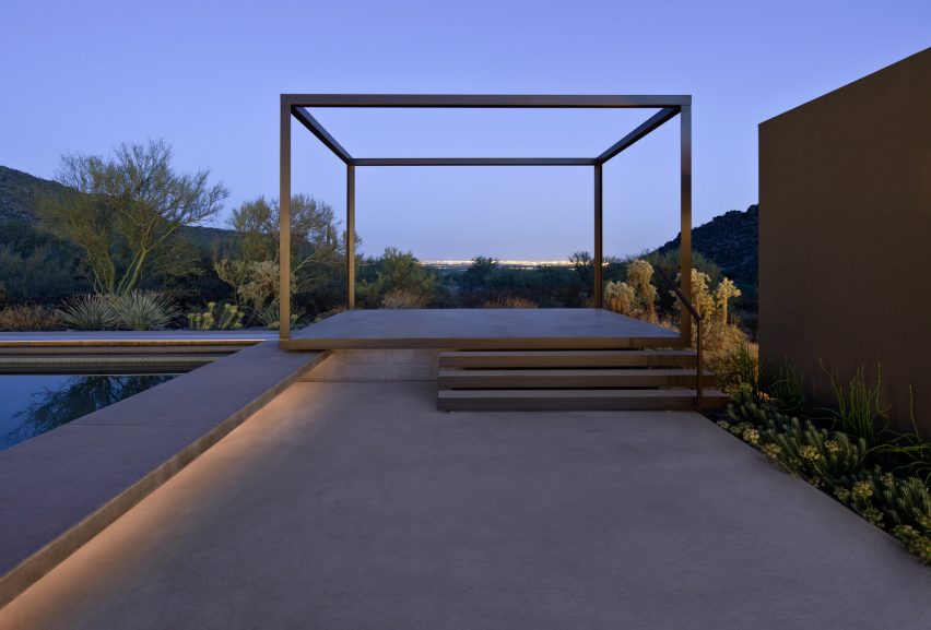 Levin Residence in Arizona by Ibarraro Rosano