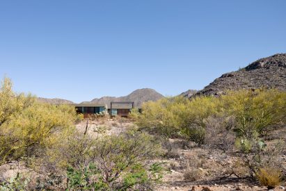 Levin Residence in Arizona by Ibarraro Rosano