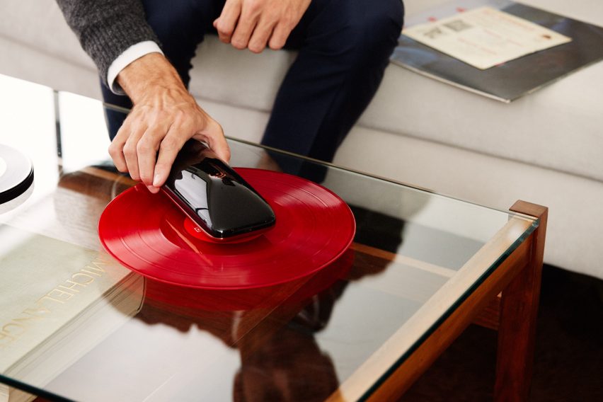 Love turntable by Yves Behar