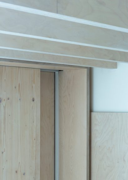 Minimalist Methodist church by West Architecture